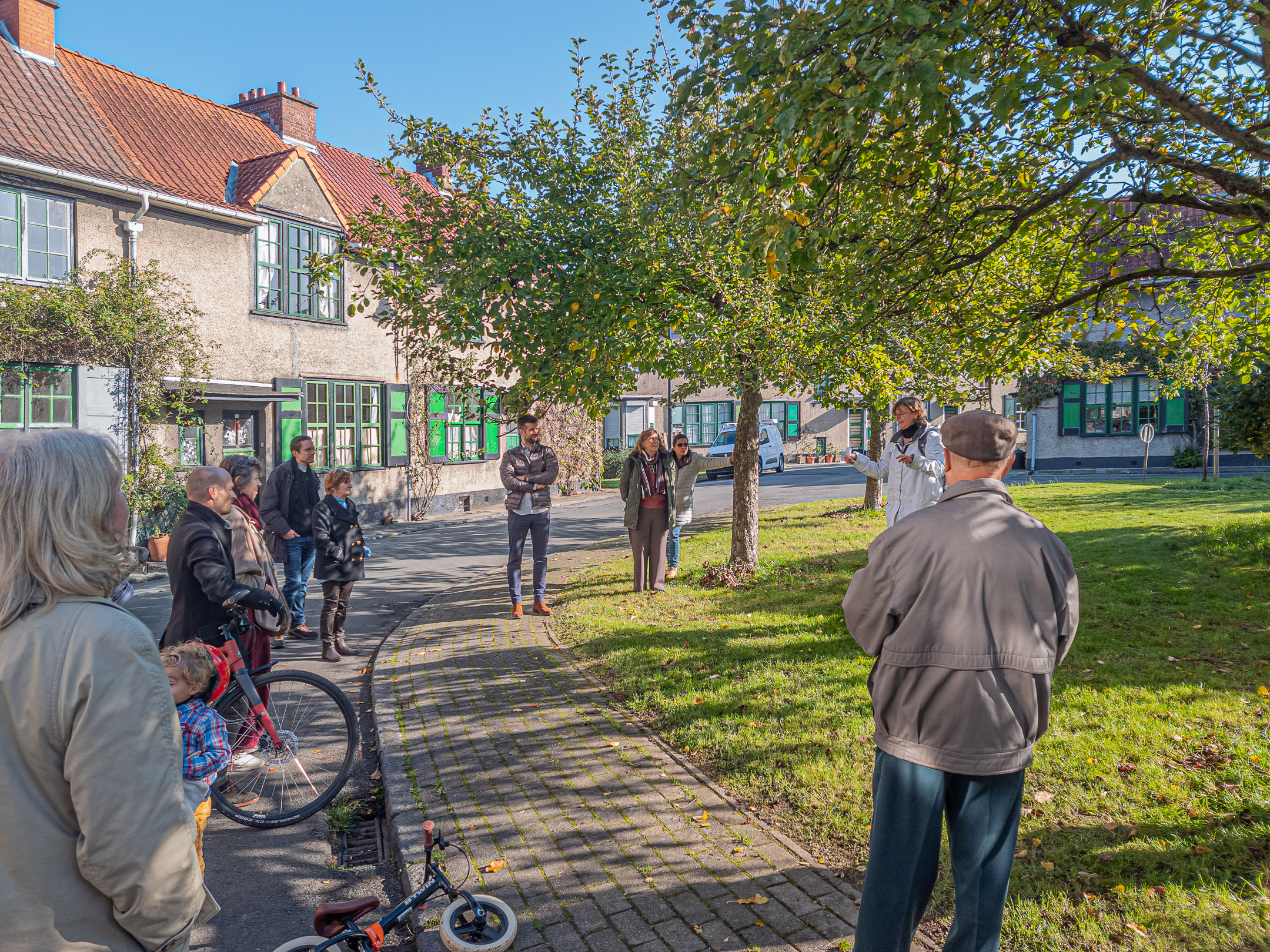 Promenade guidée dans les ensembles de logements sociaux Akarova à Ixelles et Logis et Floréal à Watermael-Boitsfort